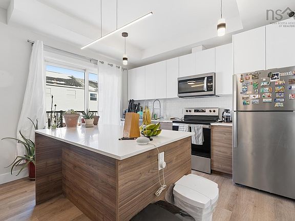 5th image of 386 Cow Bay Rd