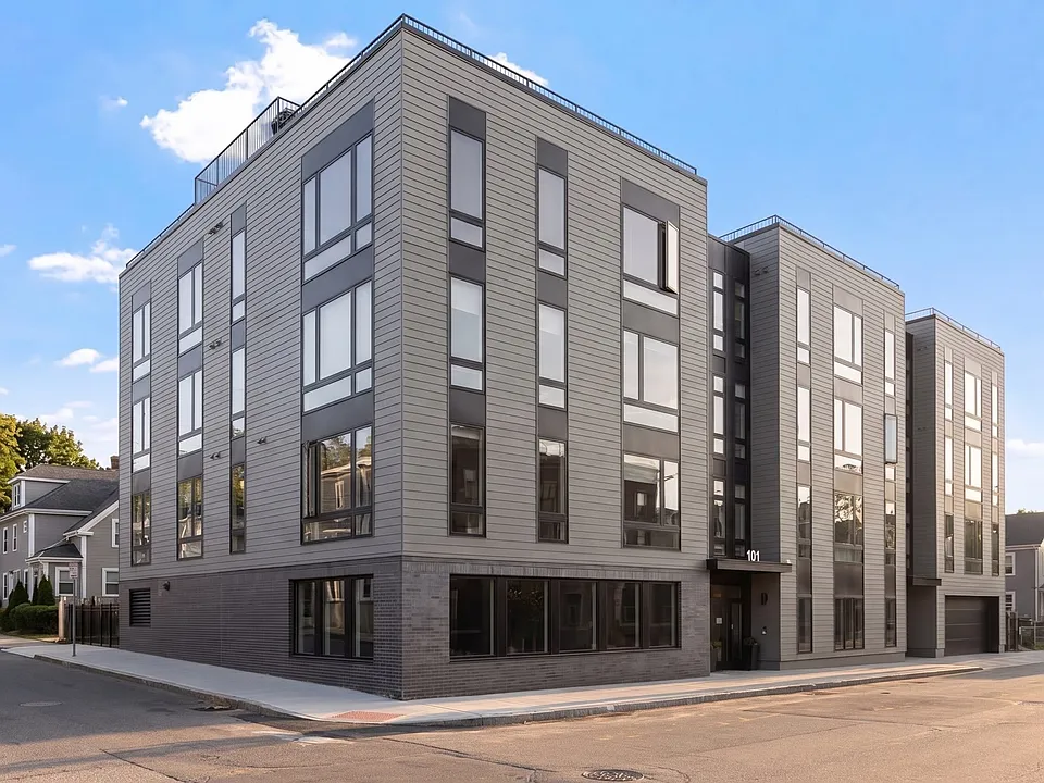 101 Condor St #405