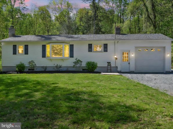 240 Camp Strauss Rd, Bethel, PA 19507