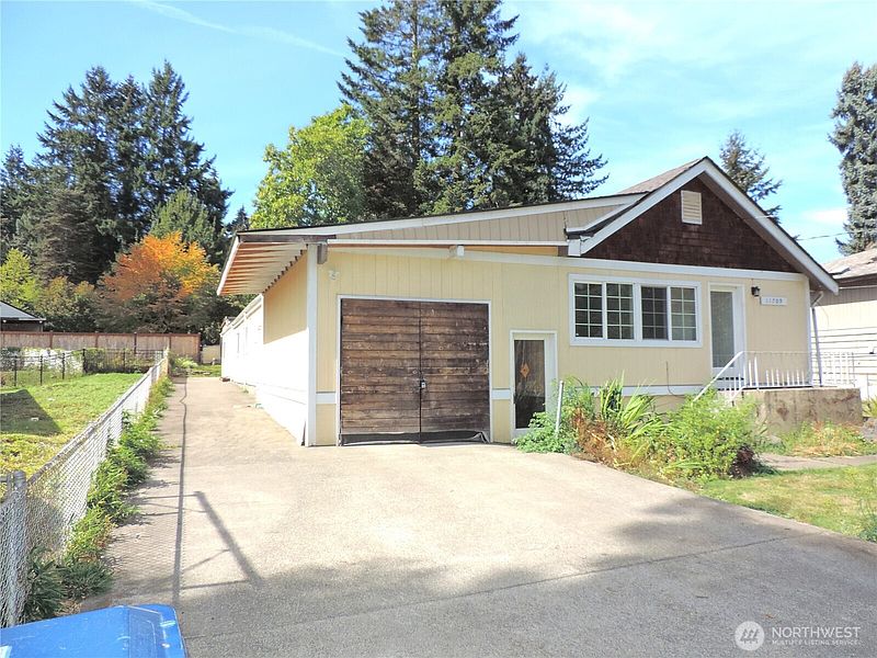 2nd image of 11709 26th Avenue NE