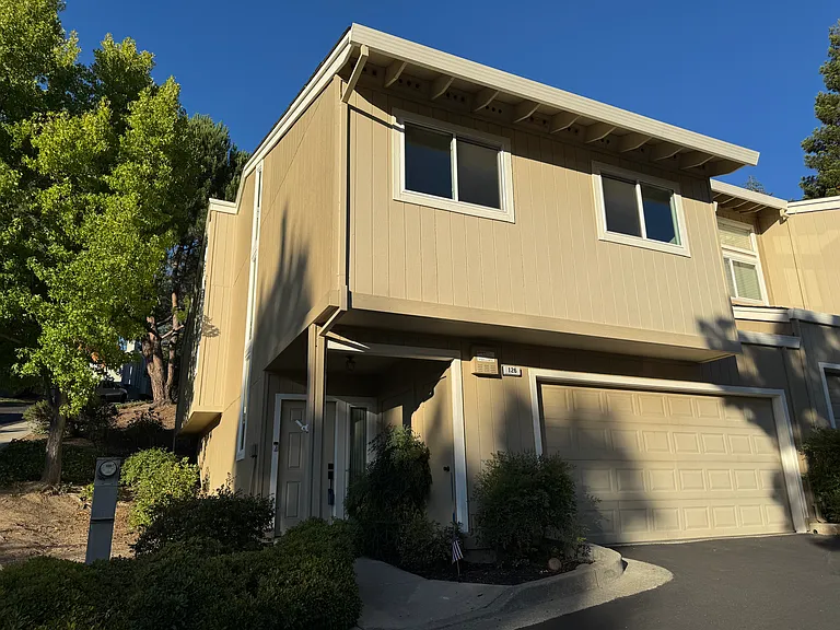 126 Southwind Dr — Photo 1