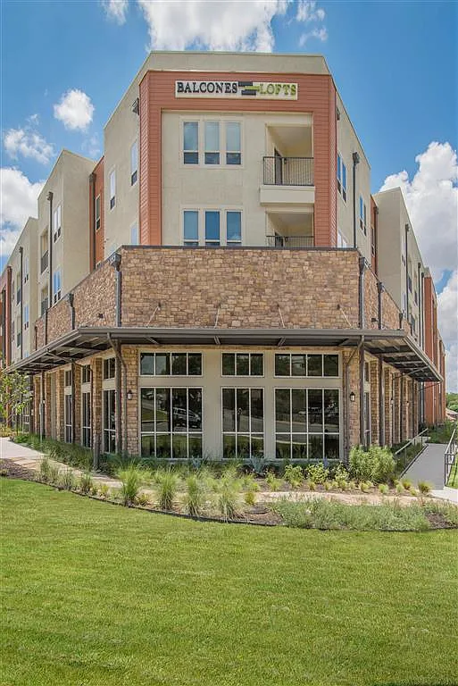 Balcones Lofts — Photo 3