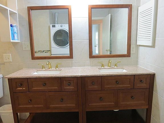 3rd image of 10053 Westpark Dr APT 307