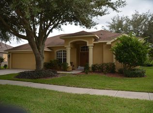 22418 Laureldale Dr, Lutz, FL 33549