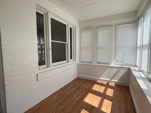 3rd image of 4720 N Camac St