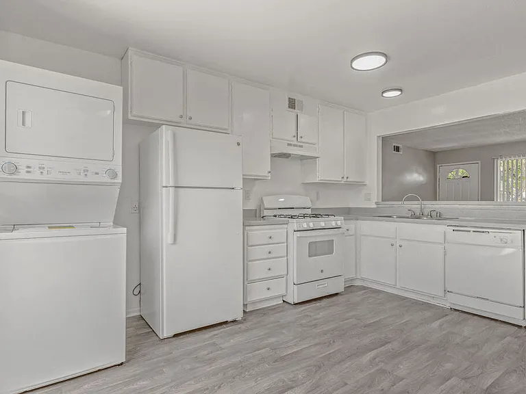 Ocean Villas Apartments — Photo 25