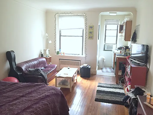 Rented by Salizzoni Realty | media 22