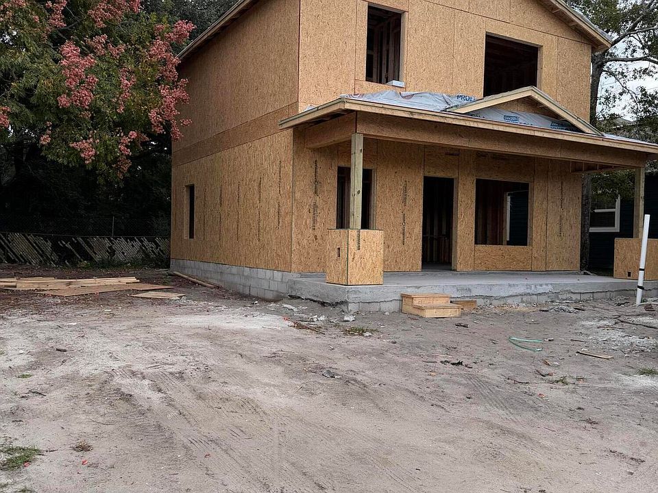 2nd image of 1052 E 7TH Street