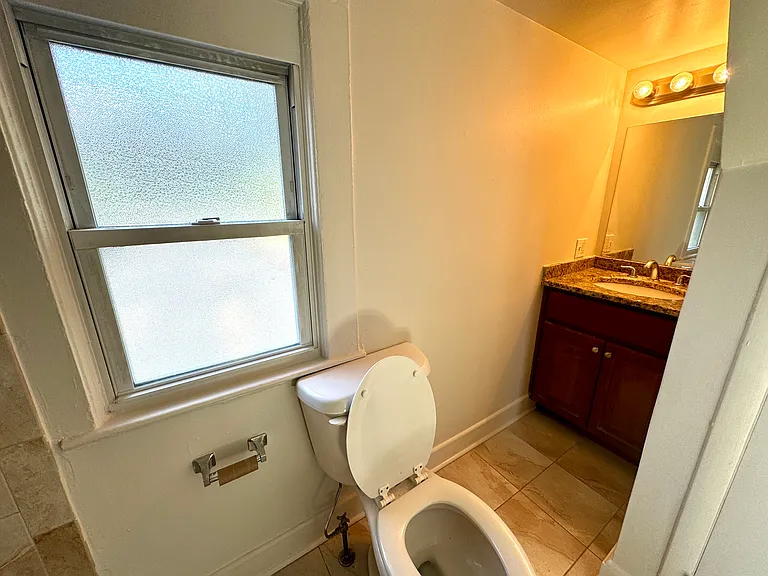 35 Lathrop Ave #3 — Photo 9