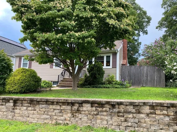 12 Welsford St, Brockton, MA 02302