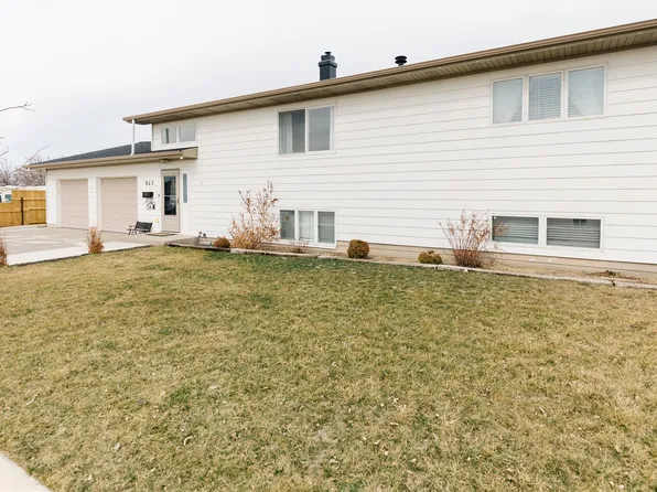 843 8th St, Havre, MT 59501
