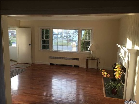 5th image of 666 Franklin Ave