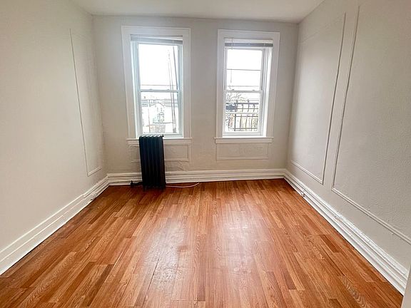 5th image of 49 Brookdale Ave #1