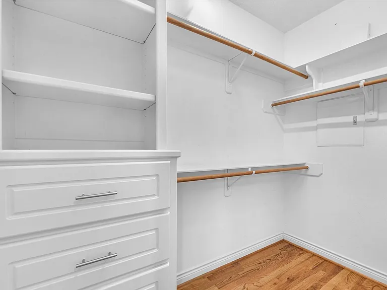 2505 Dallas St — Photo 11