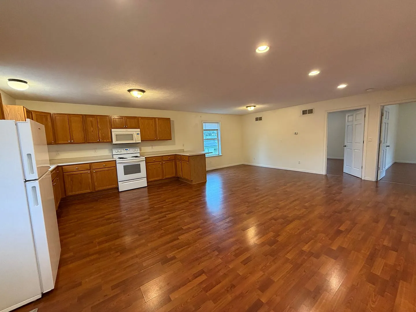 Spacious and Updated Two Bedroom Apartment — Photo 3