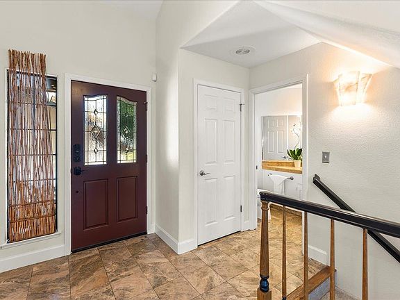4th image of 5992 Dry Oak Ct