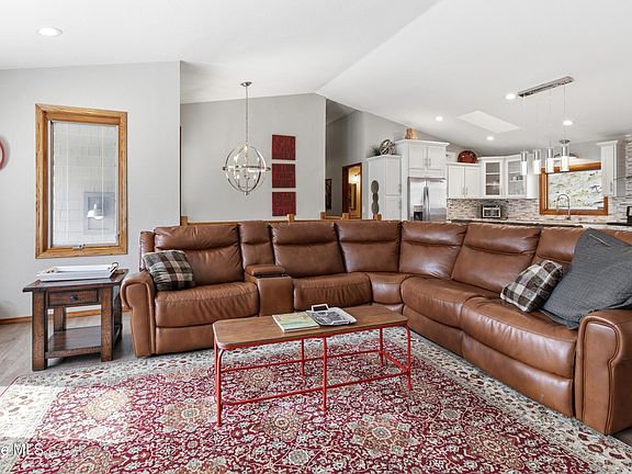 4th image of 3011 E Fernan Ct