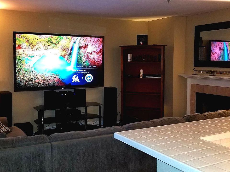 Spacious living room