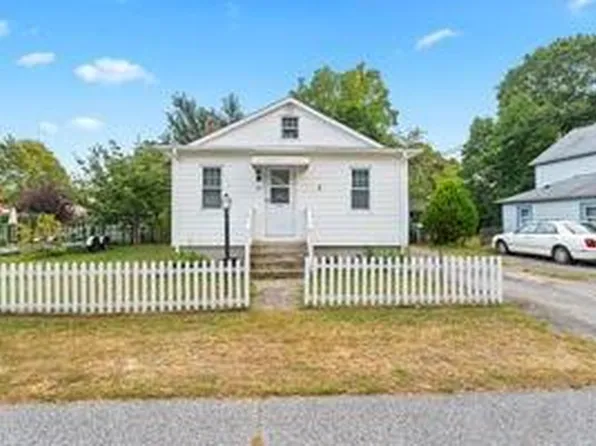68 Wilson Ave, Warwick, RI 02889