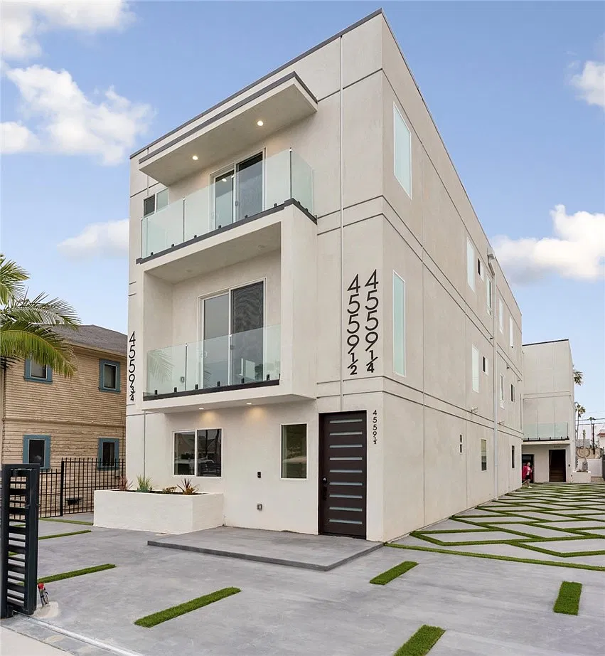 4 bed, 1800 sqft, $3,887 — Photo 2