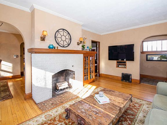 4th image of 4907 N Hollywood Ave