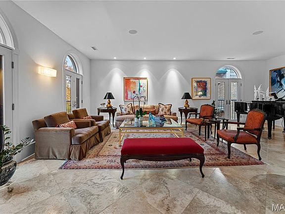 2nd image of 60 Brighton Way APT 3S