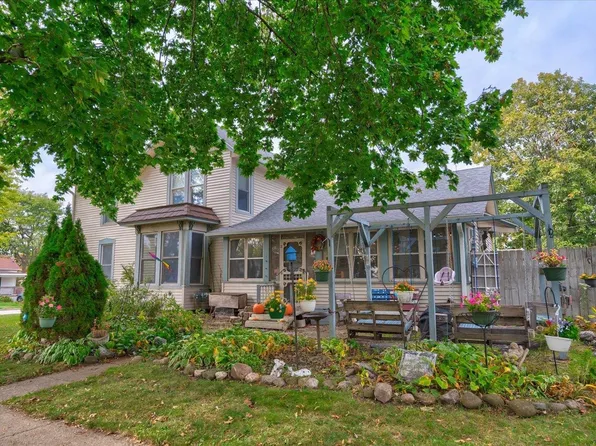 602 Caroline St, Janesville, WI 53545