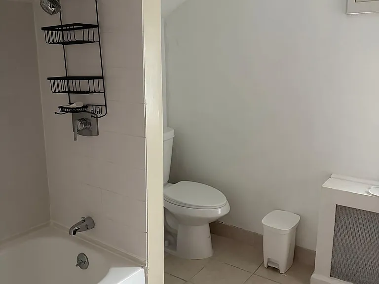 205 Van Duzer St #301 — Photo 5
