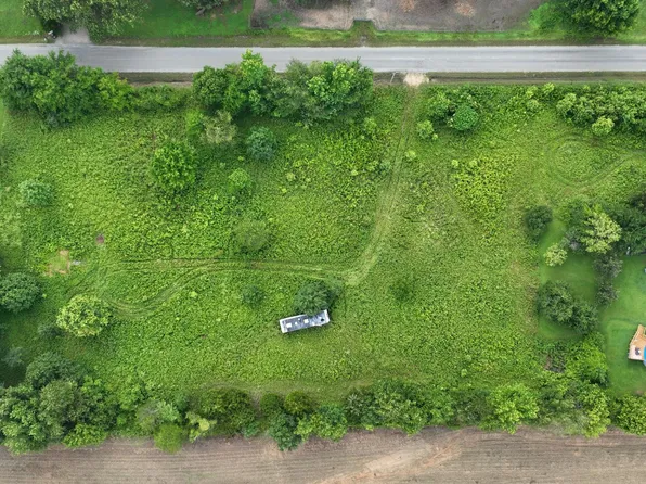 11 Carnes Rd, Trenton, TN 38382