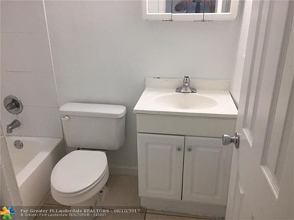 5th image of 2741 NE 8th Ave APT 5