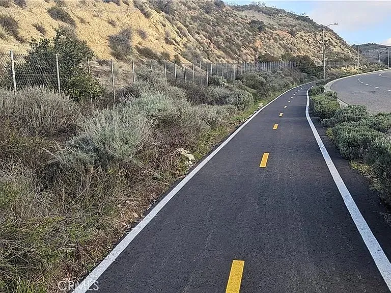 Close proximity to dedicated biking and jogging trails