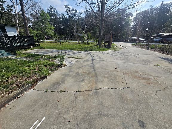 4th image of 189 NE 156th St