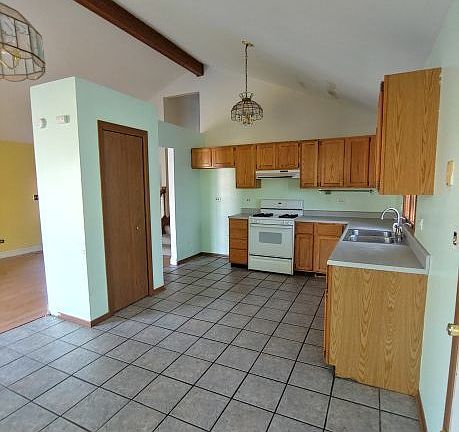 3rd image of 15 Woodland Ave
