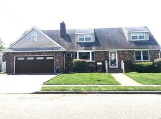 3794 Verleye St, Seaford, NY 11783