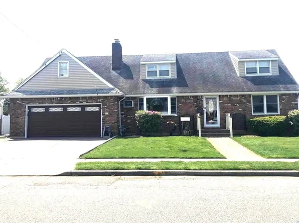 3794 Verleye Street, Seaford, NY 11783
