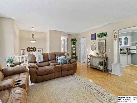 5th image of 11558 Westmont Dr