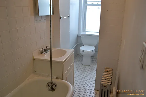 Rented by aptsandlofts.com | media 11