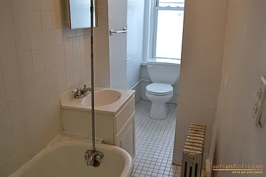 Rented by aptsandlofts.com