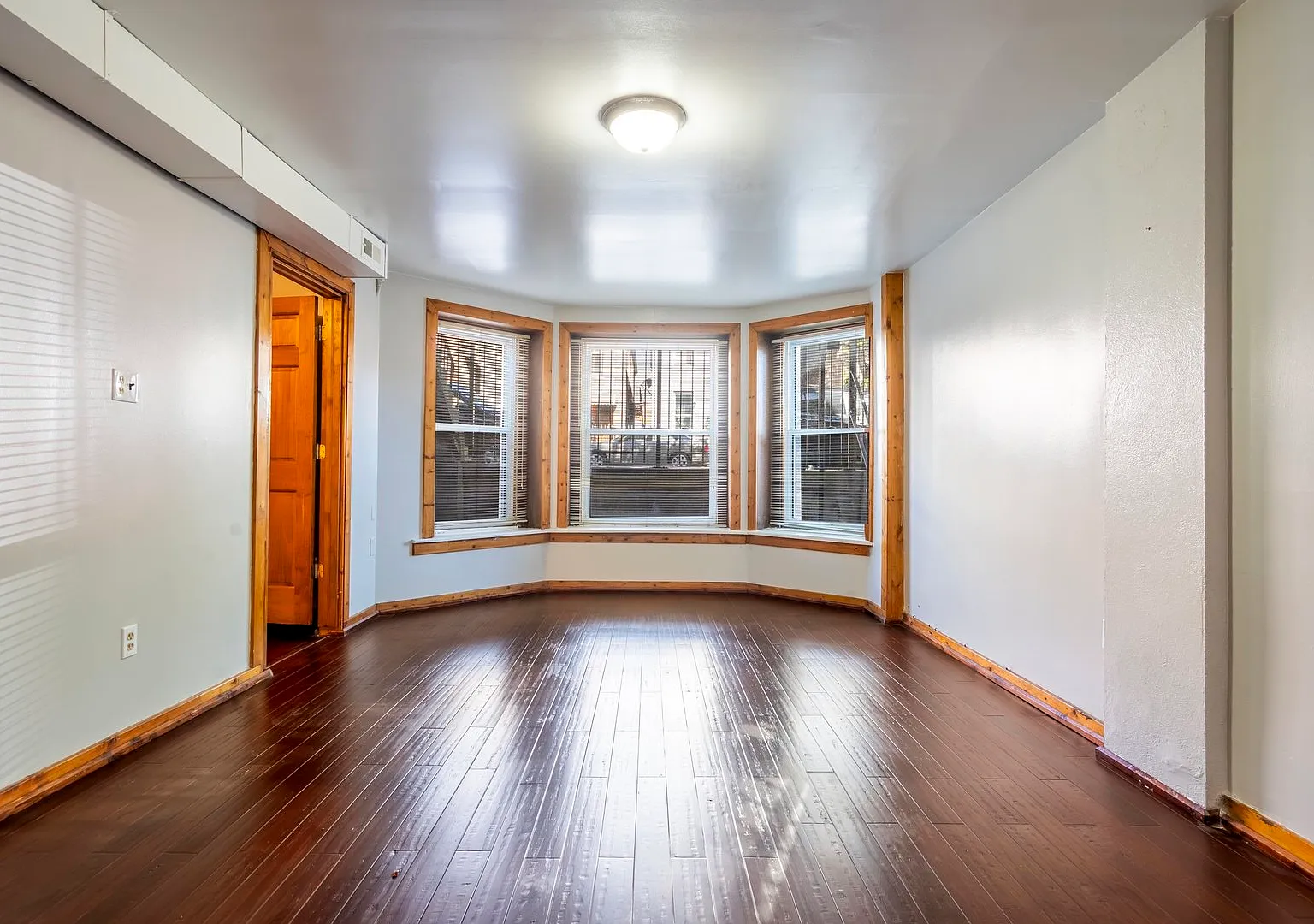 3 bed, 1200 sqft, $2,300 — Photo 3