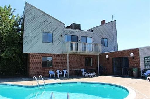 3rd image of 500 Governors Dr APT 22