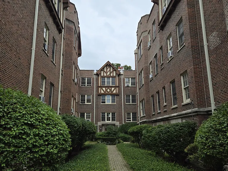 1111 Lake St #3 — Photo 7