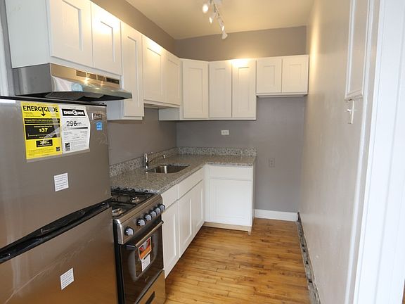 2nd image of 5516 N Kenmore Ave #804