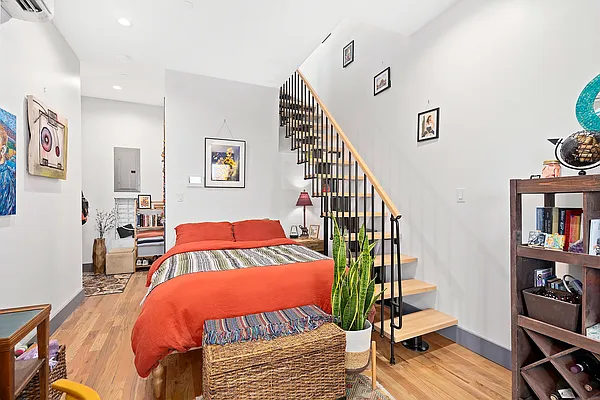 Rented by Signature Premier Properties | media 23