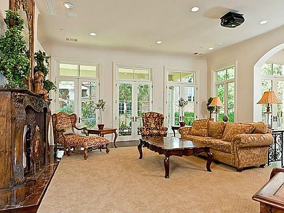 5th image of 3911 Beverly Dr