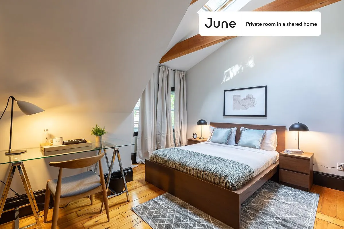 Queen bedroom in 5 bed/2 bath home in Allston #234 C — Photo 1