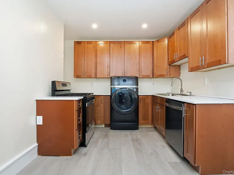 52 Nelson Ave #2 — Photo 15