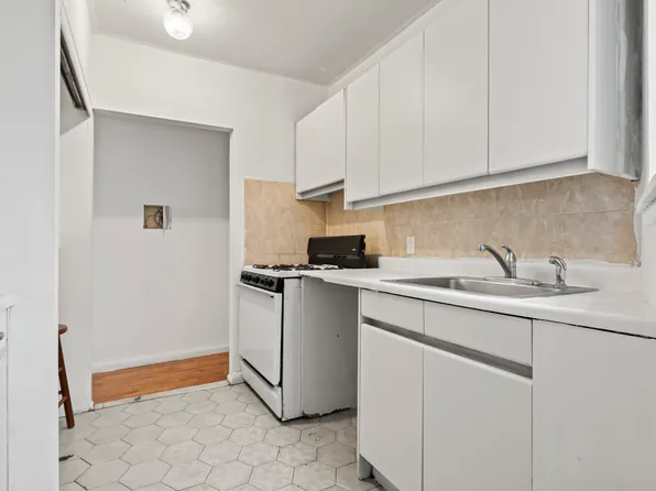 319 East 105th Street image 7 of 16