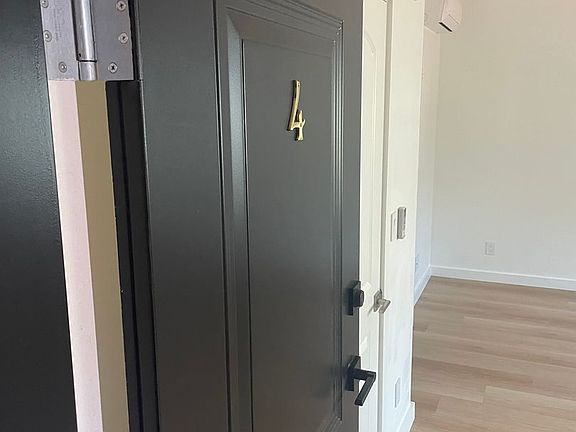 2nd image of 17-23 Hoff St #4