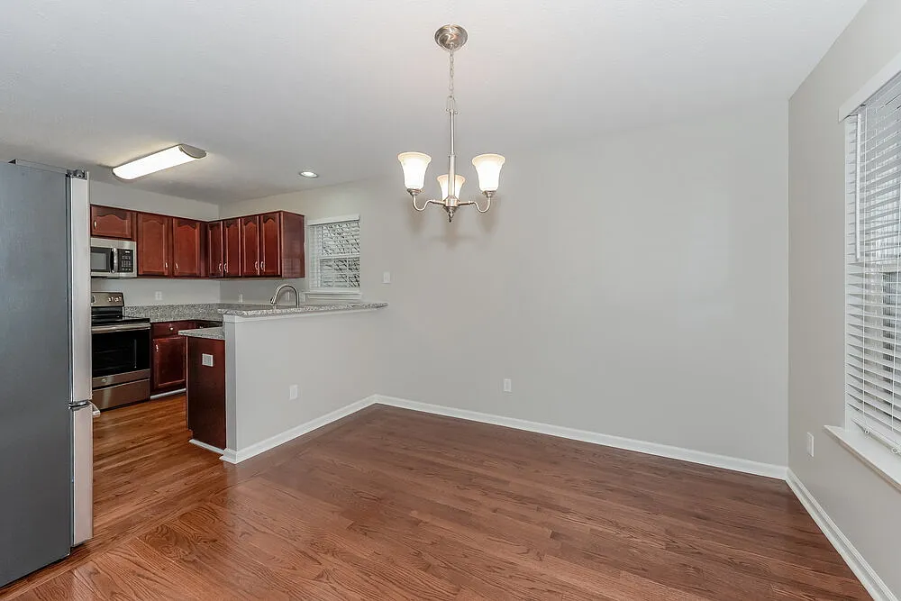 3 bed, 2.5 bath, 1820 sqft, $3,540 — Photo 4