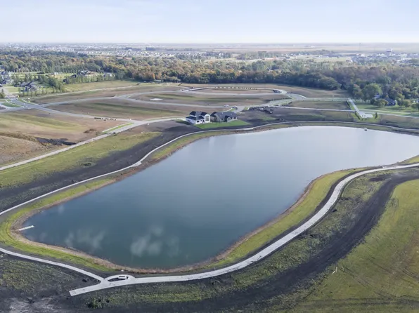 8209 Hebgen Dr, Horace, ND 58047